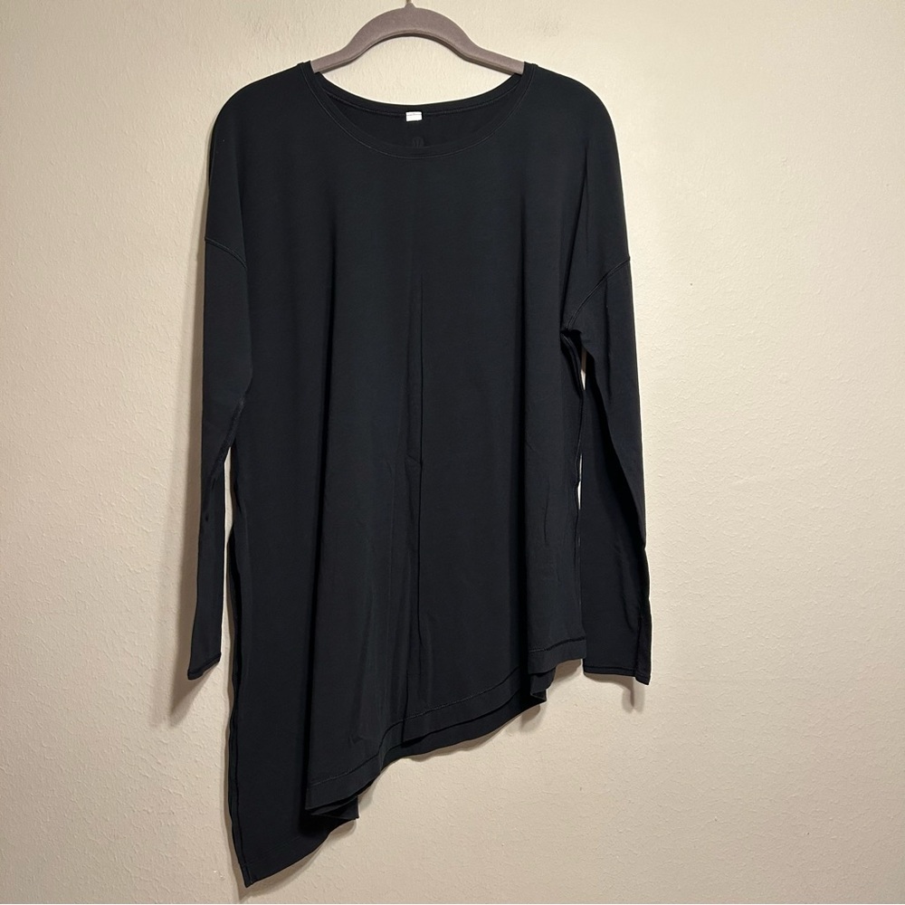Lululemon To The Point Long‎ Sleeve Black Shirt size 6